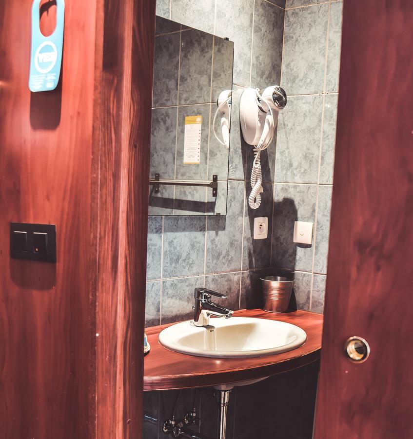 Rocroi Hotel L'Etoile De Marie מראה חיצוני תמונה